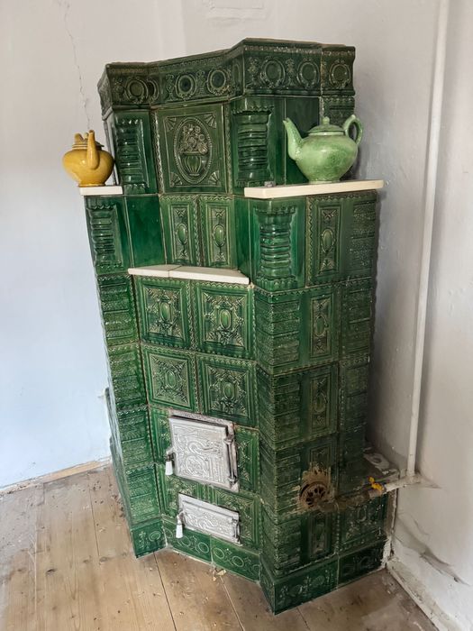 2 Sobe  de Teracotă IEFTINE în stare bună în stațiunea Bușteni