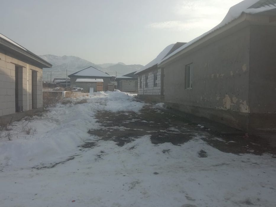 Участок с времянкой