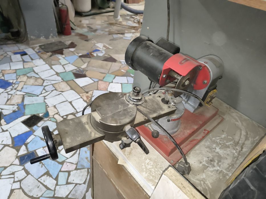 Станок для заточки пил