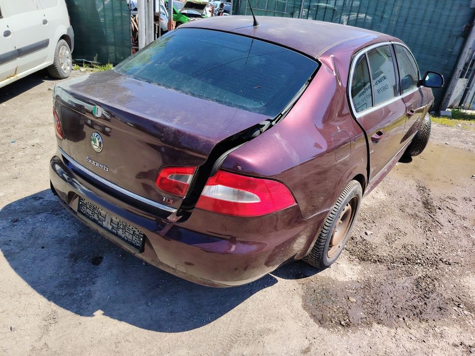 Продавам Шкода Супърп на части 2010г 2.0тди 170кс