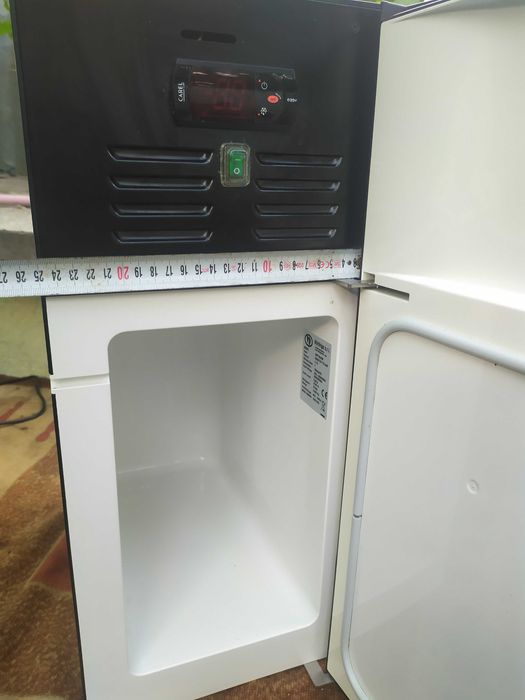 Охладител за мляко Vitrifrigo за кафе машини .