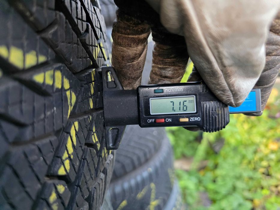 2бр Зимни гуми 235 55 17 - Pirelli