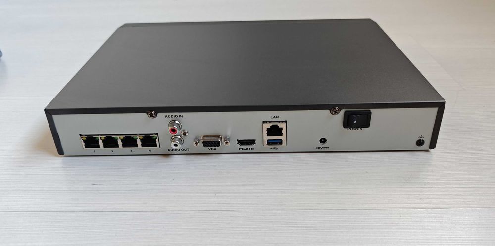 4 канален PoE NVR Hikvision DS-7604NI-E1/4P с 1TB HDD