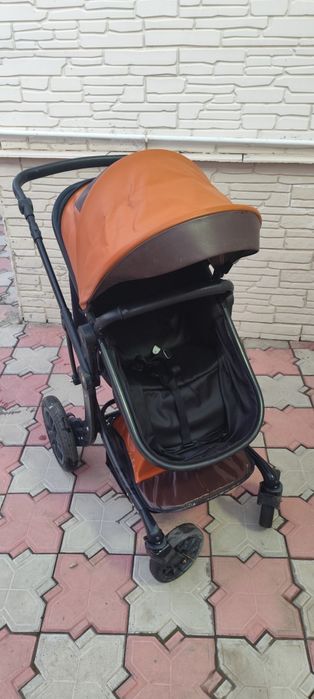 Продам коляску с резиновыми колесами