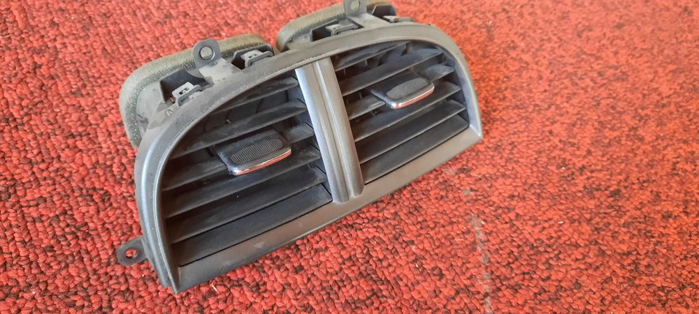 Продам дефлекторы воздуха от малибу 1.состояние отличное.фото реалное.