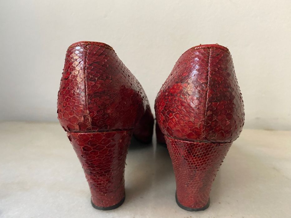 Pantofi din piele de sarpe marime 36