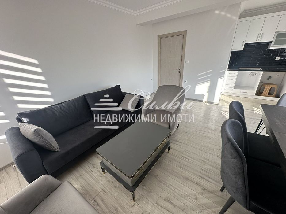 Продава се Тристаен апартамент в Шумен, Добруджански - 93 кв.м за 1525 €/кв.м - Снимка #1