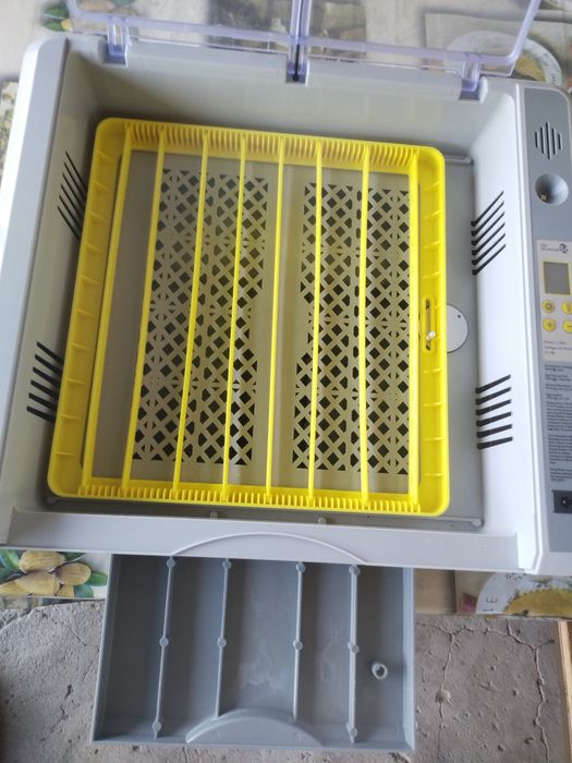 Inkubator sotiladi 36tali