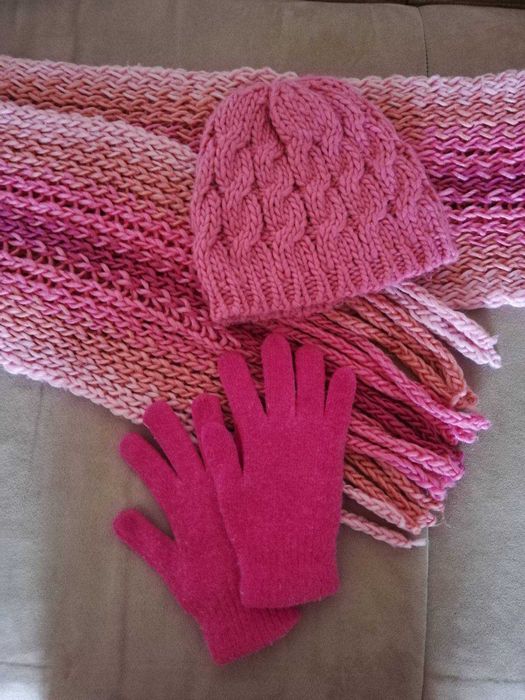 Плетен  шал, шапка и ръкавици дамски или юношески ПАКЕТНА цена