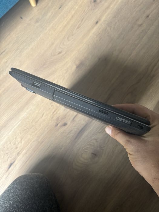 Asus Gaming• i7-6700HQ• SSD 512• 12gb ram DDR4• Nvidia GTX