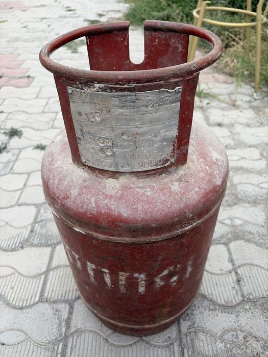 Продам газ балон 2 штук
