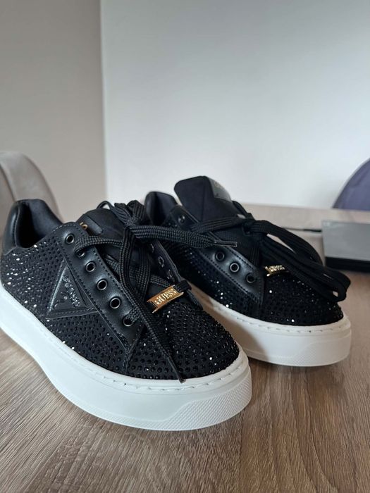 GUESS дамски кецове 38 размер