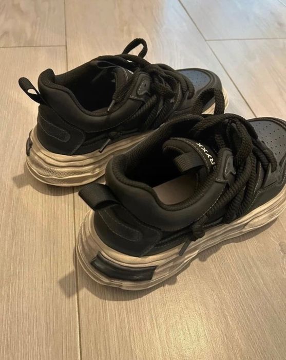 Vând pantofi GRYXX piele naturală