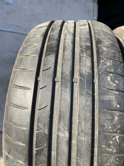 2 бр. летни гуми 215/50/17 Dunlop 5/5,5 mm DOT 0814