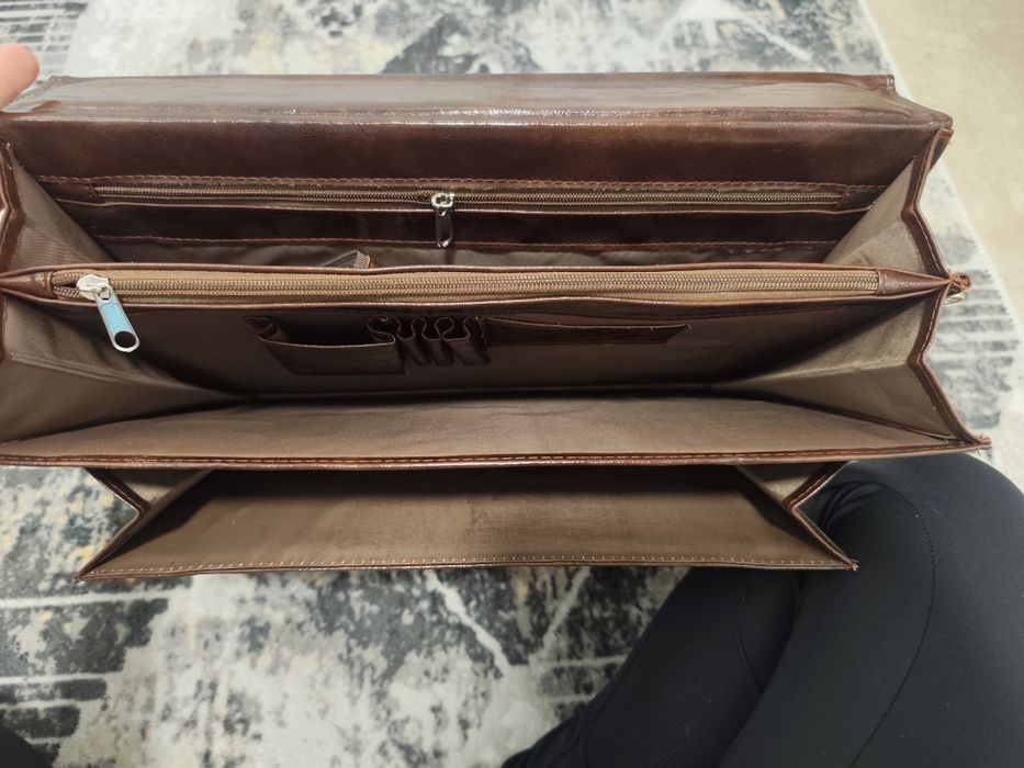 Кожена чанта за документи