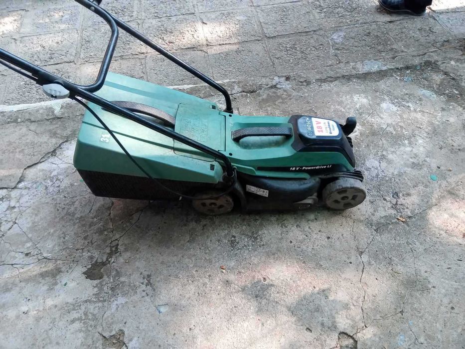 Акумулаторна косачка Bosch