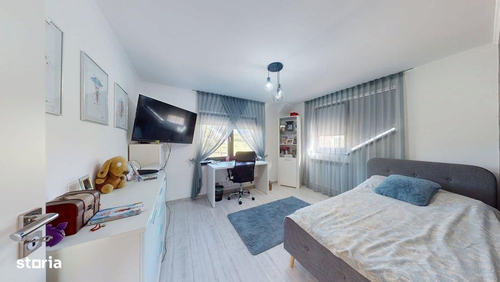 Casă individuală de vânzare în Poplaca – complet mobilată și utilată,