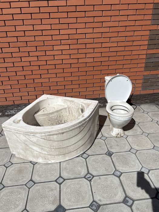 Ванна и унитаз бесплатно