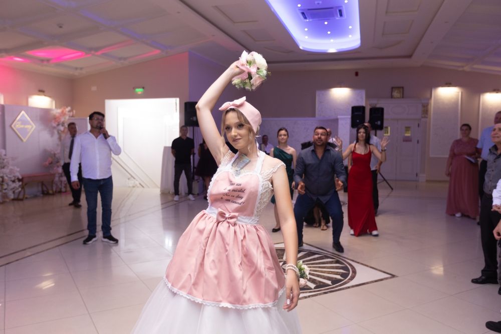 Rochie mireasă (Salon Estelle Iași)