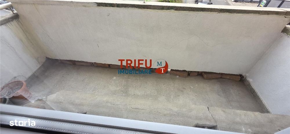 Apartament  de vanzare 3 camere etaj 1