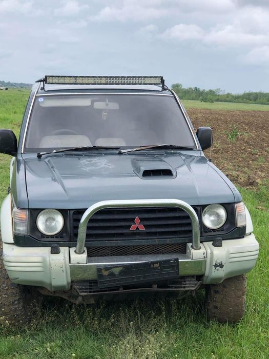 Dezmembrez Mitsubishi pajero 2.8 diesel
