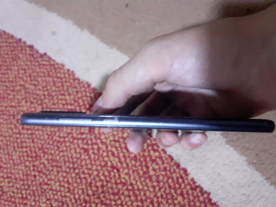 продам Huawei P30 черный экран Leica