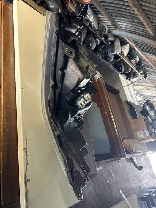 Ляв фар за Toyota HiLux 22”