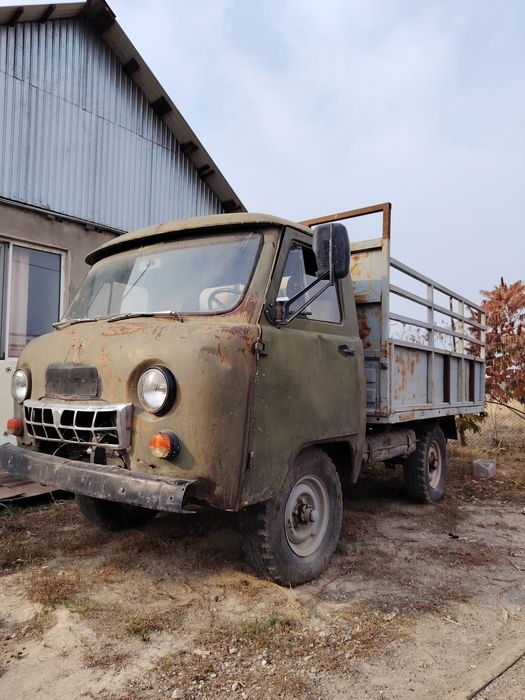 Продам УАЗ бортовой!