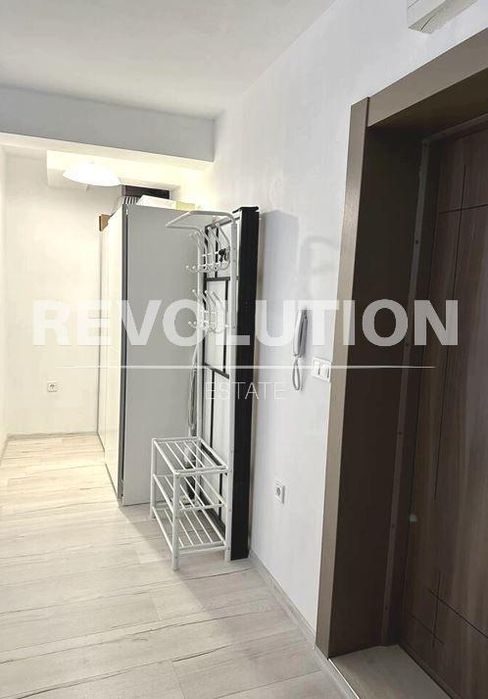 Дава се под наем Двустаен апартамент в Варна, Колхозен пазар - 65 кв.м за 475 € - Снимка #5