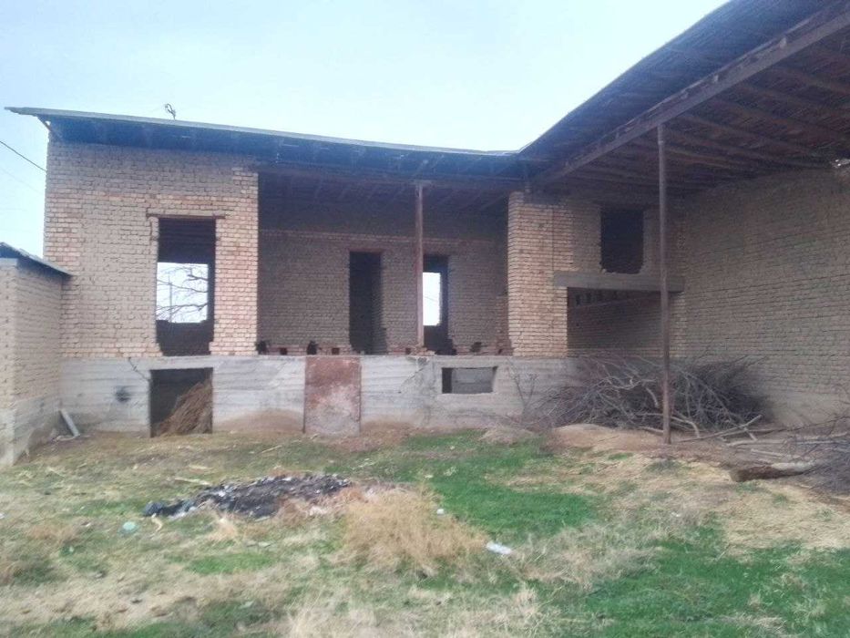 Янгийўл тумани Нуробод М39 400 метр Коробка холатида Уи сотилади