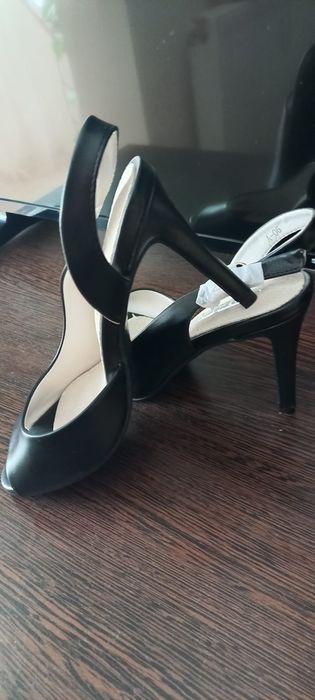 Sandale 37piele naturală, noi ,toc 8cm