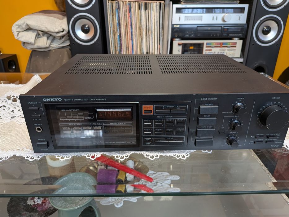 Amplificator Onkyo Quartz Syntesized Tuner TX-300