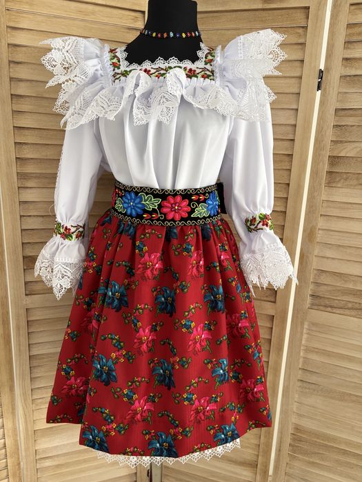 Costum popular de Maramures pentru femei complet