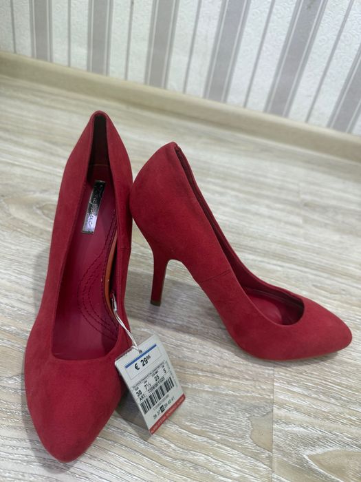 Женские туфли от ZARA