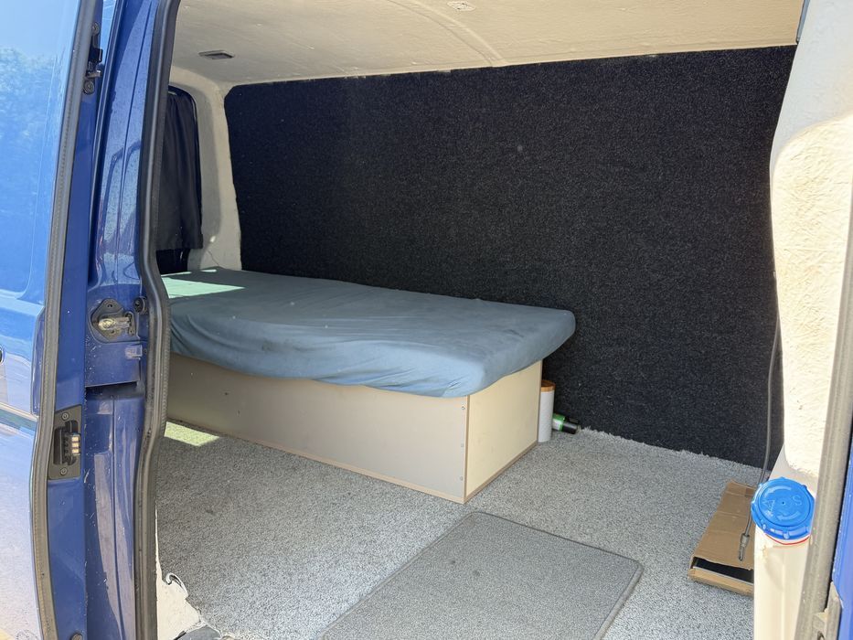 Se vinde Autoutilitara Volkswagen T5 2014