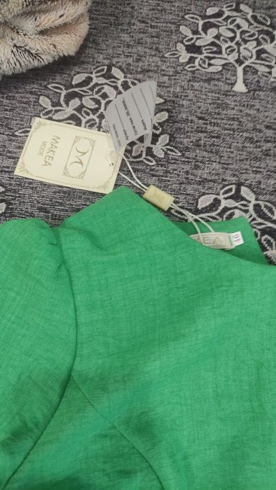 Продам зеленое платье  46 р материал лен