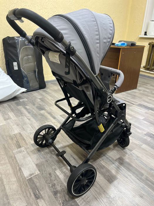 Детская коляска легкая в машину помещается отличное состояние