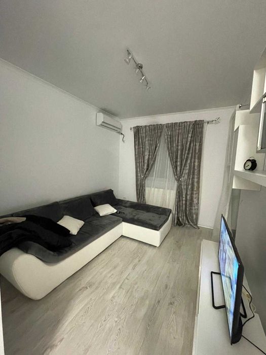 Inchiriez Garsoniera Str.Pădurii,  cu loc de parcare inclus pret 1650 roni !!!