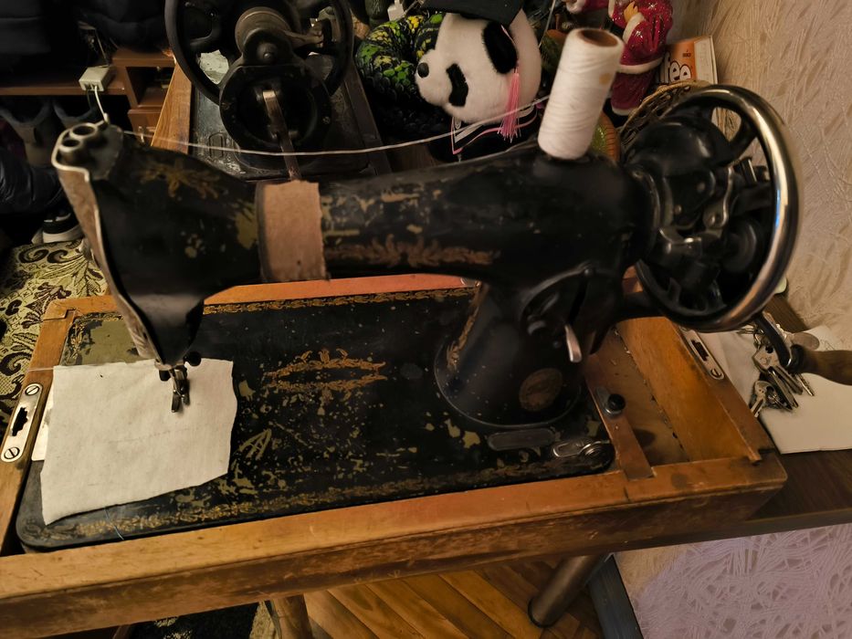 Две швейные машинки ручные "Подольск"