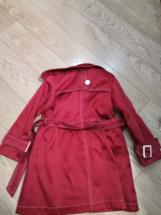 Плащи на девочку  на рост 104, 110