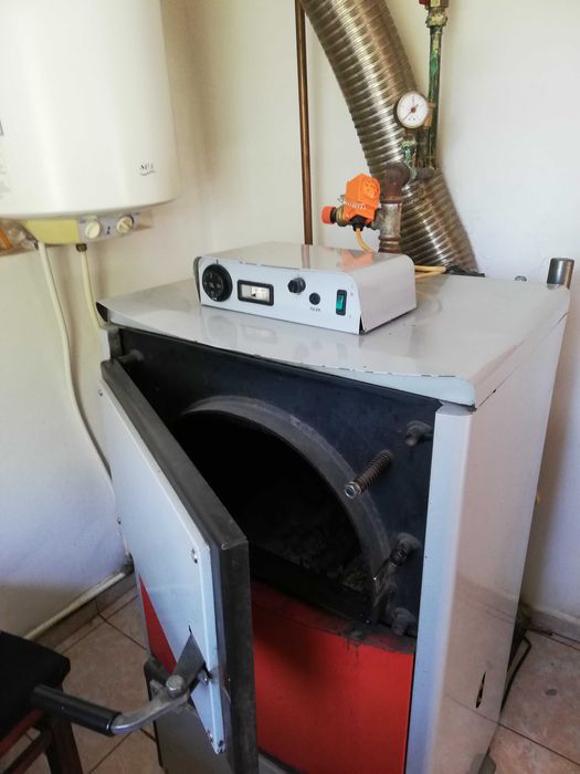 Vând centrala pe lemne Dakon cu gazeificare 23kw