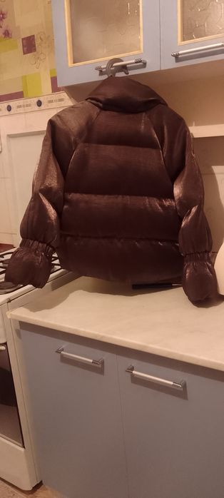 Продам куртку женскую