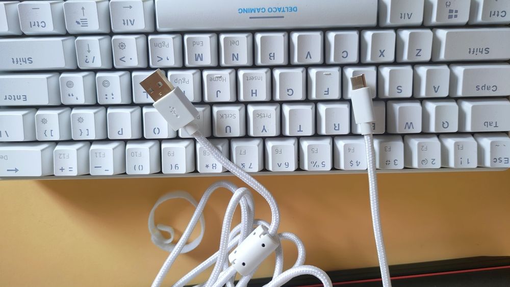 Tastatură mecanică Deltaco Gaming WK85R RGB, White