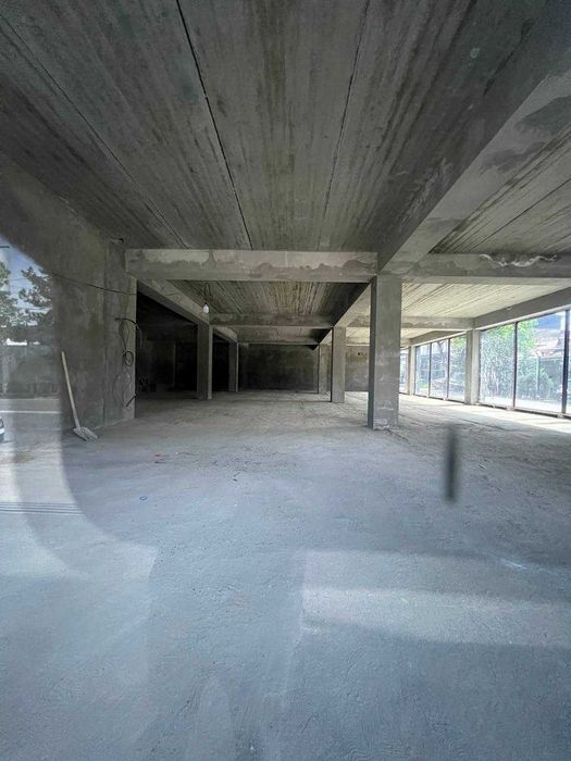 Отдельностоящее здание в Яккасарайском районе. 1484м2