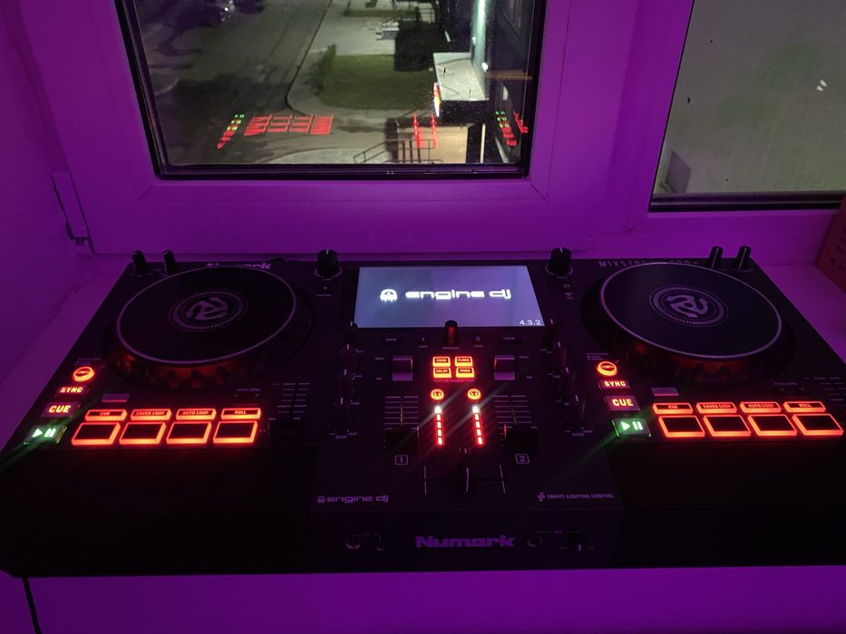 Продам диджей контроллер