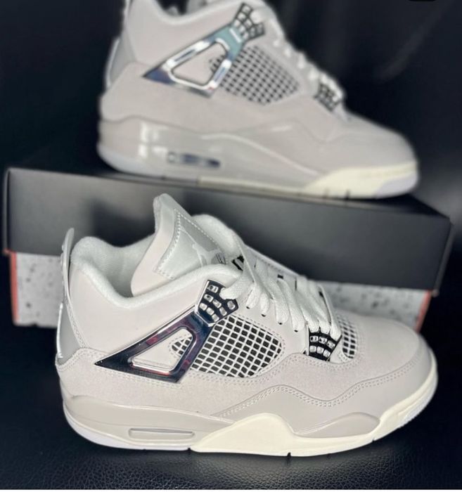 Jordan 4 metalic