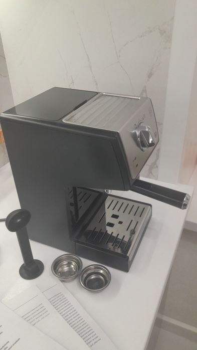 Кофеварка  De'Longhi (Италия)