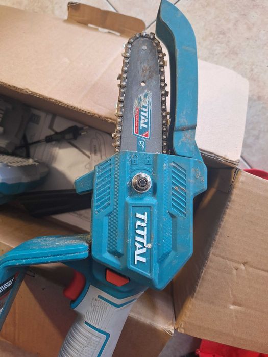 Акумулаторен Трион Total TGSLI 20581