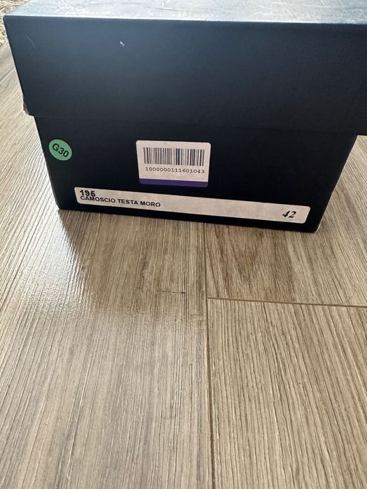 Продам мужские ботинки