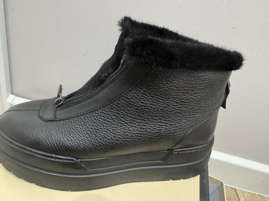 Продам зимние полуботинки